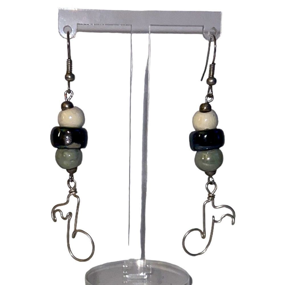 Super cute music note earrings
